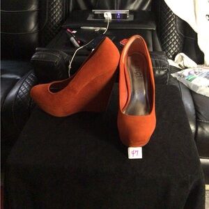 Rouge Helium Orange Wedge Shoes with Stylish Comfort